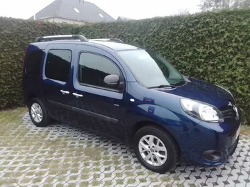 Transportador Carrinha pequena Renault Kangoo em Muno Bélgica